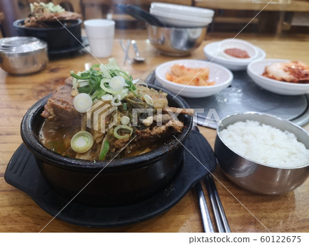 韓國料理，土豆湯Haejangguk 60122675
