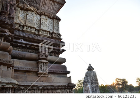 印度卡修拉荷，世界遺產卡修拉荷神廟，美麗的雕塑和黃昏 60123233