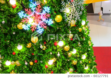 beautiful snowflake led and light ball decoration on christmas tree ornament beautiful snowflake led and light ball decoration on christmas tree ornament 60127791