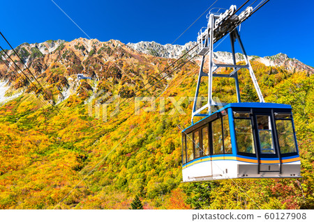 <富山縣>黑部平和立山黑部阿爾卑斯山脈的紅葉 60127908