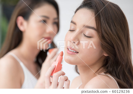 Women beauty 60129236
