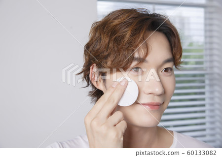 Close-up portrait of attractive young asian man, single man's lifestyle 106 Close-up portrait of attractive young asian man, single man's lifestyle 106 60133082