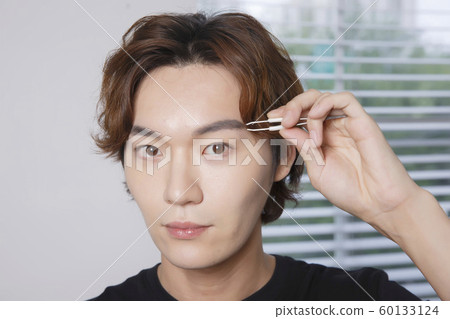 Close-up portrait of attractive young asian man, single man's lifestyle 058 Close-up portrait of attractive young asian man, single man's lifestyle 058 60133124