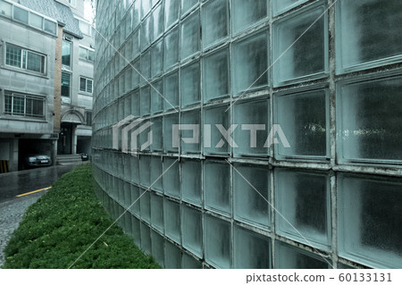 Rainy day, street scenery of Seoul, South Korea 021 Rainy day, street scenery of Seoul, South Korea 021 60133131