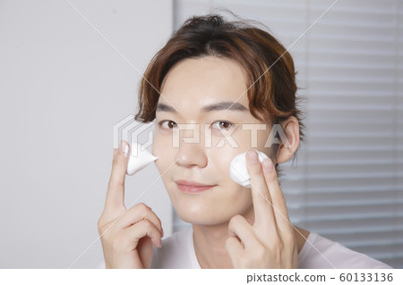 Close-up portrait of attractive young asian man, single man's lifestyle 098 60133136