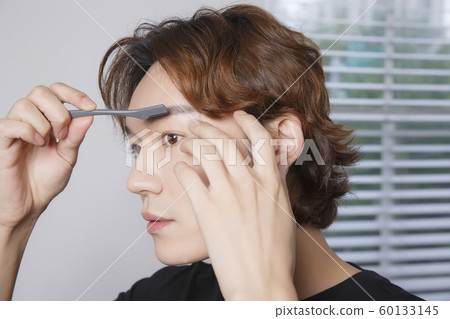 Close-up portrait of attractive young asian man, single man's lifestyle 075 Close-up portrait of attractive young asian man, single man's lifestyle 075 60133145
