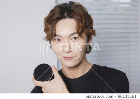 Close-up portrait of attractive young asian man, single man's lifestyle 002 Close-up portrait of attractive young asian man, single man's lifestyle 002 60133161