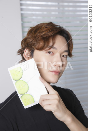 Close-up portrait of attractive young asian man, single man's lifestyle 003 Close-up portrait of attractive young asian man, single man's lifestyle 003 60133213