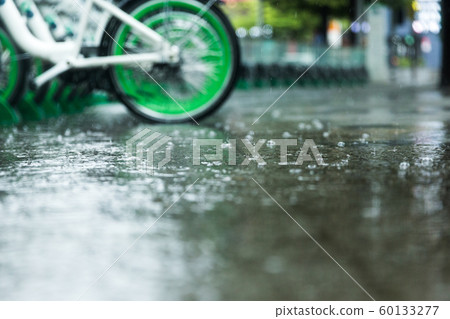 Rainy day, street scenery of Seoul, South Korea 072 Rainy day, street scenery of Seoul, South Korea 072 60133277