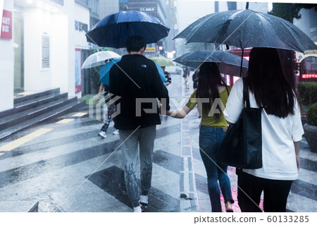 Rainy day, street scenery of Seoul, South Korea 085 Rainy day, street scenery of Seoul, South Korea 085 60133285
