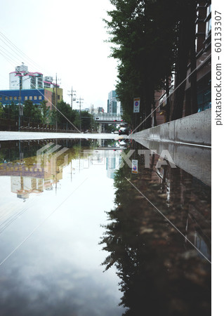 Rainy day, street scenery of Seoul, South Korea 130 60133307