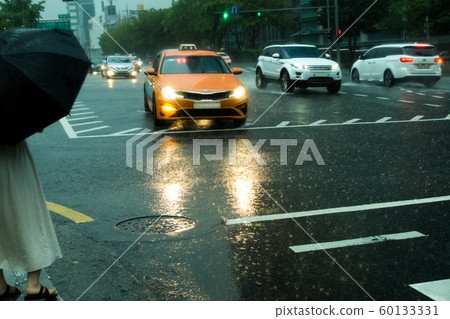 Rainy day, street scenery of Seoul, South Korea 051 60133331