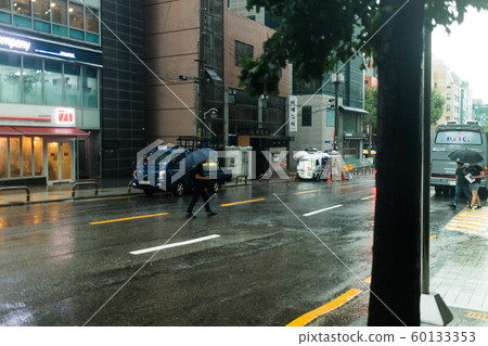 Rainy day, street scenery of Seoul, South Korea 092 Rainy day, street scenery of Seoul, South Korea 092 60133353