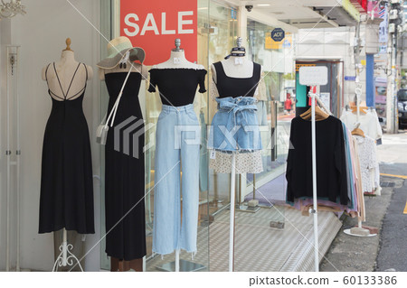 Street scenery of Seoul, South Korea 144 60133386