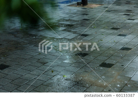 Rainy day, street scenery of Seoul, South Korea 073 Rainy day, street scenery of Seoul, South Korea 073 60133387