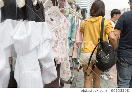 Street scenery of Seoul, South Korea 154 60133398