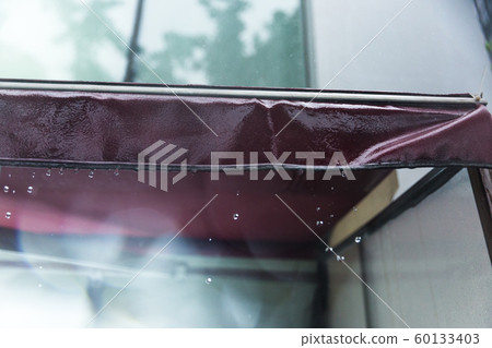 Rainy day, street scenery of Seoul, South Korea 063 60133403