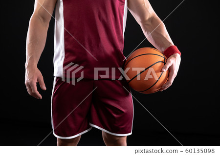 Basketball player 60135098