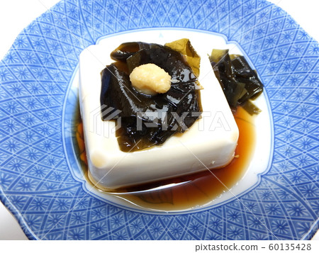 煮海帶和薑末豆腐 煮海帶和薑末豆腐 60135428