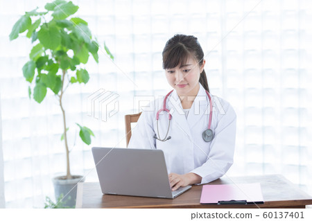 醫療圖像白色布料女性醫生 60137401