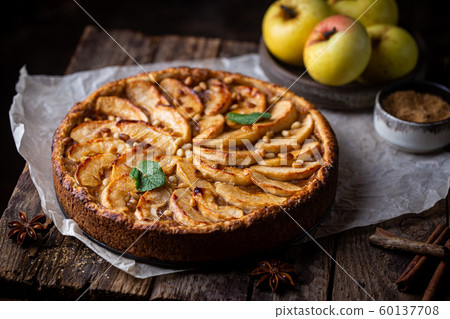 Homemade Apple Pie 60137708