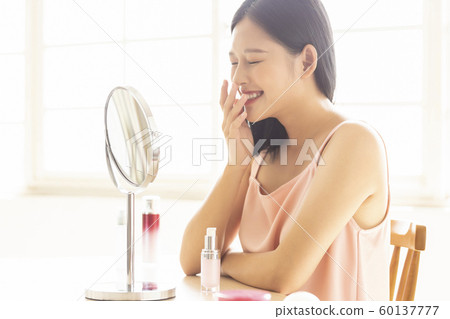 Women beauty Women beauty 60137777
