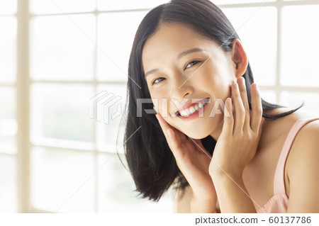 Women beauty 60137786