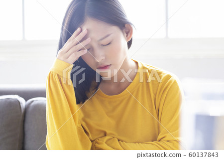 Female lifestyle poor health 60137843