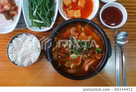 韓國傳統食品豬頭湯 60144452