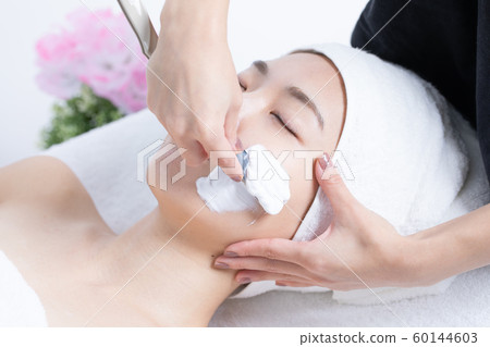 女士們刮鬍子的女人 60144603