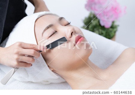 女士們刮鬍子的女人 60144638