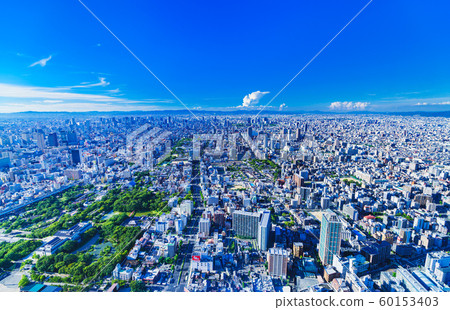城市景觀大阪關西日本北區全景高角度鳥瞰陽光明媚的藍天城市商業房地產 60153403