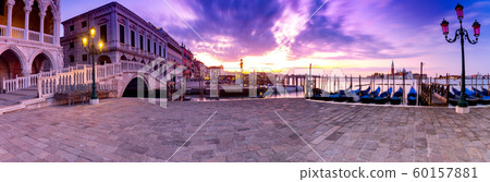 Panorama of the big venetian lagoon at dawn. 60157881