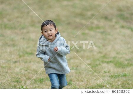 younger, little child, toddler 60158202
