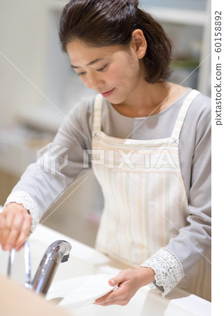 家庭主婦的生活 60158892