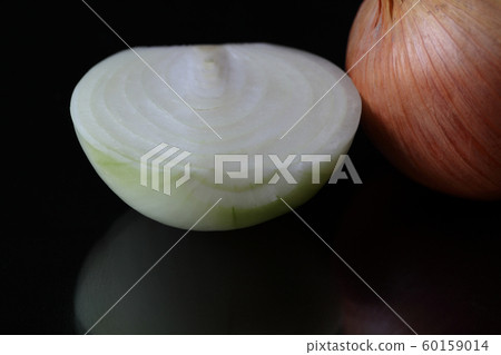 Cut onion 60159014