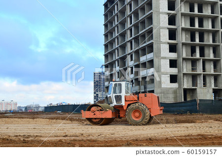 Vibration single-cylinder road roller leveling the ground 60159157