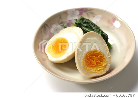 調味雞蛋和菠菜 調味雞蛋和菠菜 60165797