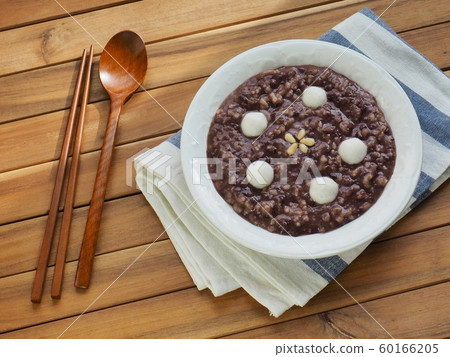 Korean Food 60166205