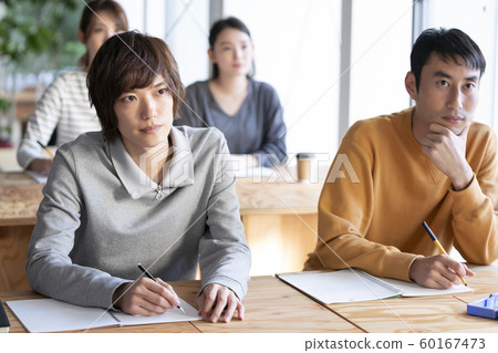 Men and women taking seminars Image 60167473