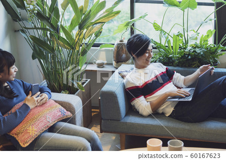 Relaxing couple Relaxing couple 60167623