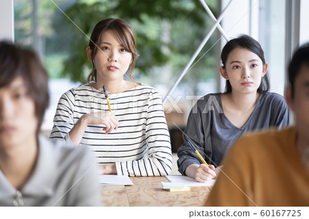 聽講座圖像的人 聽講座圖像的人 60167725