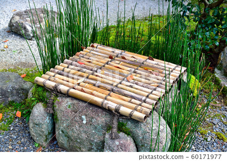 Bamboo well lid Bamboo well lid 60171977