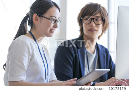 Casual business image young men and women Casual business image young men and women 60172159