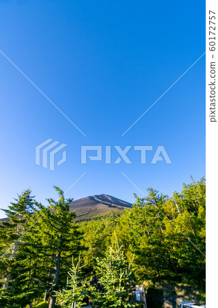 從山梨縣富士山第五階段和富士斯巴魯線(富士吉田)第五階段看峰頂 從山梨縣富士山第五階段和富士斯巴魯線(富士吉田)第五階段看峰頂 60172757