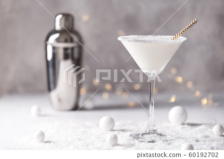 Winter milky cocktail 60192702