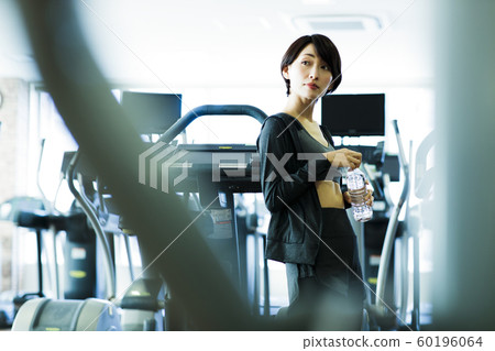 Fitness Sports Gym Training Middle Female Exercise 60196064