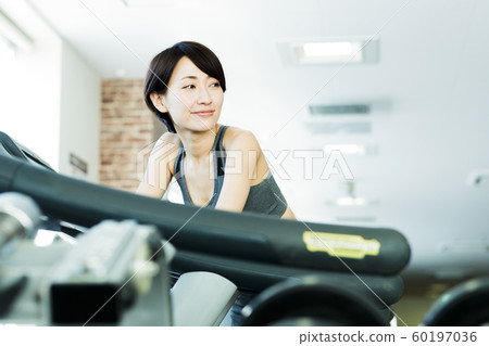 Fitness Sports Gym Training Middle Female Exercise Fitness Sports Gym Training Middle Female Exercise 60197036