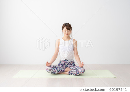 yoga     60197341