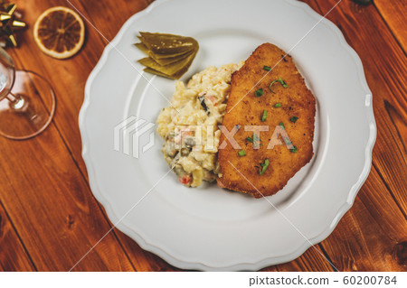 Czech chicken schnitzel 60200784